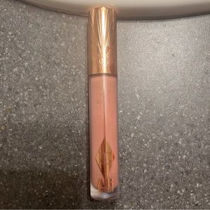 Charlotte Tilbury Airbrush Flawless Matte Lip Blur Liquid Lipstick